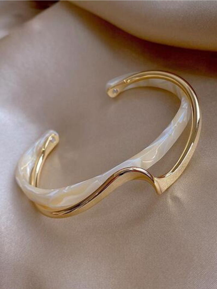 Isla | Opal-Look Bracelet