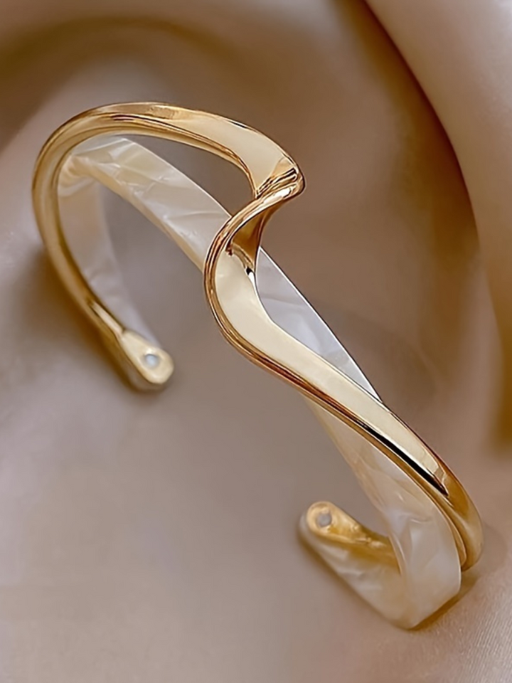 Isla | Opal-Look Bracelet